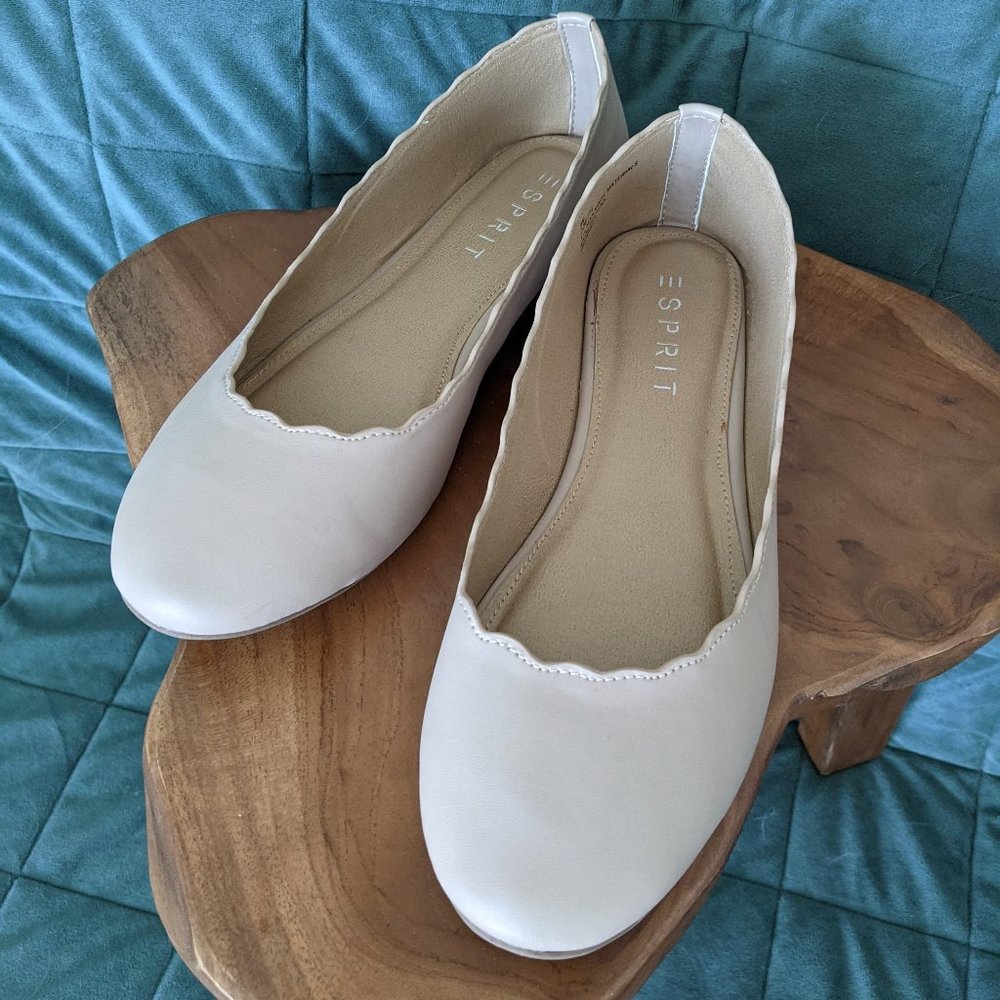 Scalloped Nude Flats